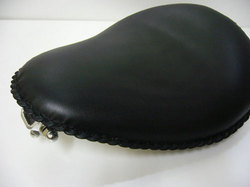 080301-LaRosaBlackSeat1.jpg